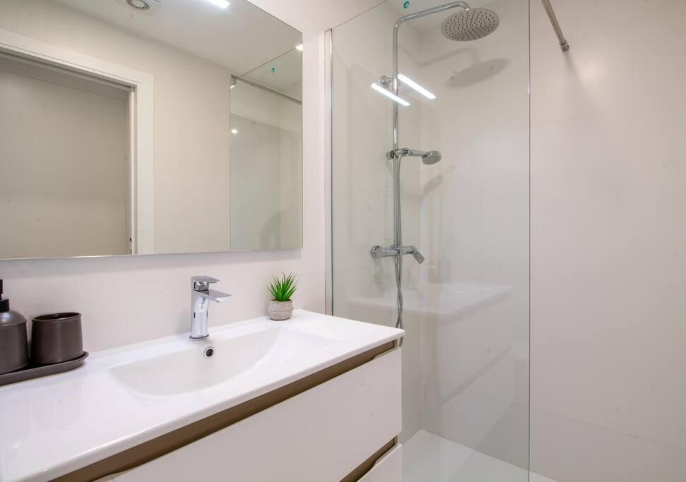 Moderno, Castro, Corazon De Vigo Apartment Luaran gambar